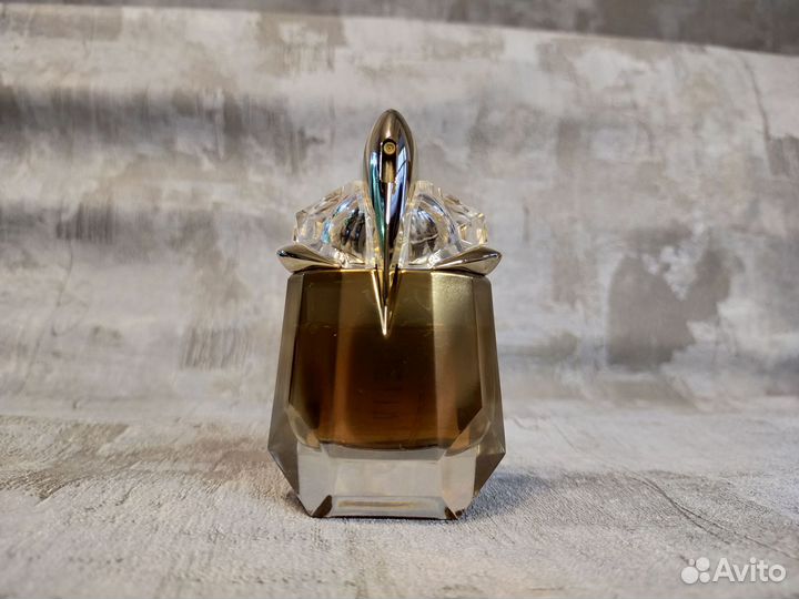 Mugler alien goddess