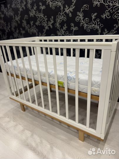 Детская кроватка happy baby с матрасом