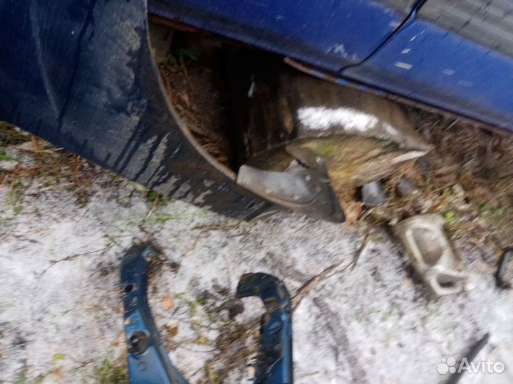 Крыло переднее левое Форд Фокус 1