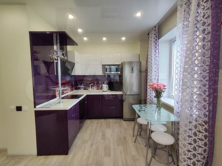 3-к. квартира, 85 м², 10/10 эт.