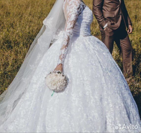 Свадебное платье 44