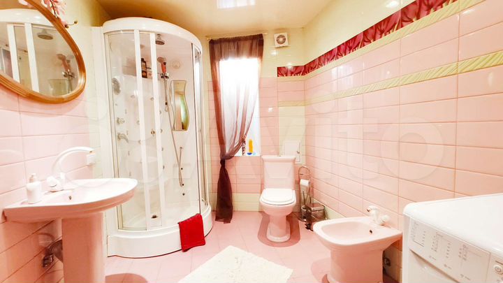 2-к. квартира, 65 м², 1/9 эт.