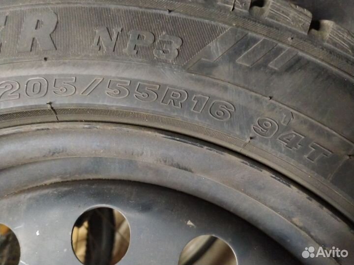 Maxxis ArcticTrekker NP3 205/55 R16 94T