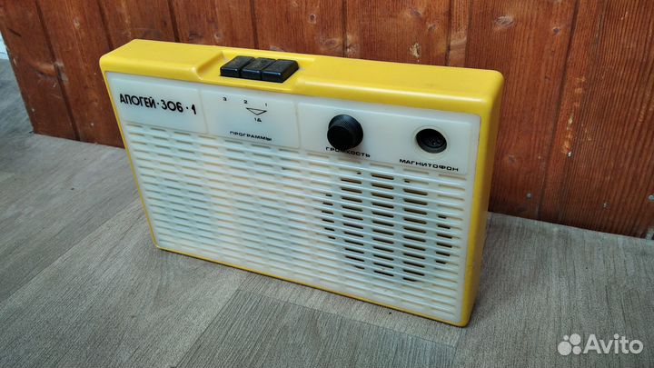 Радиоприемник апогей-306-1