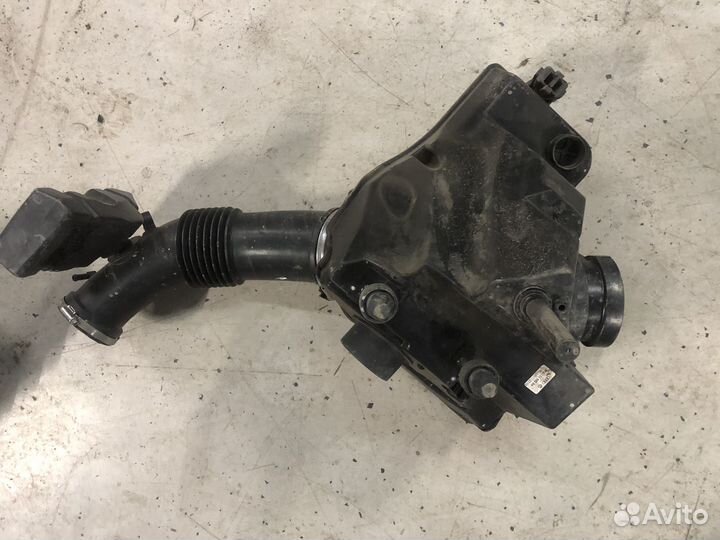 Корпус воздушного фильтра Audi A5 8T 3.2 cala