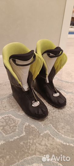 Горнолыжные ботинки