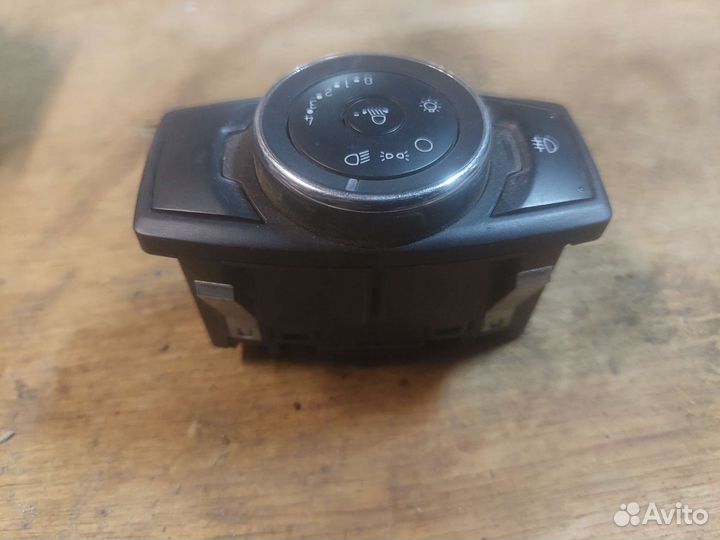 Блок переключения фар на Ford Focus 3