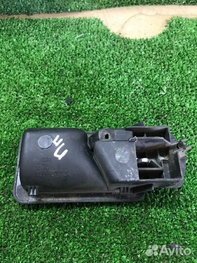 Ручка двери внутренняя передняя правая Audi 80 B3