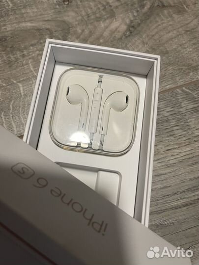 Наушники Apple