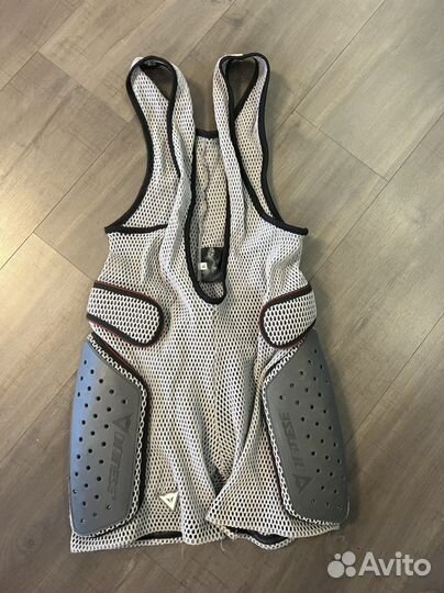 Защита для сноуборда dainese