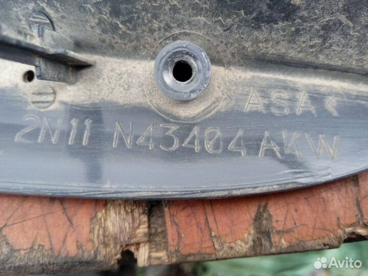 Накладка двери багажника Ford Fusion 1.4 2007 б/у