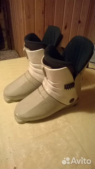 Женские горнолыжные ботинки