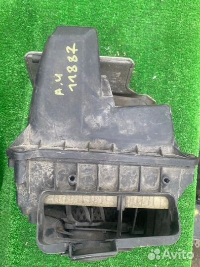 Корпус воздушного фильтра Audi A4 1.9 2005