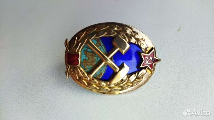 Тяжелые значки СССР