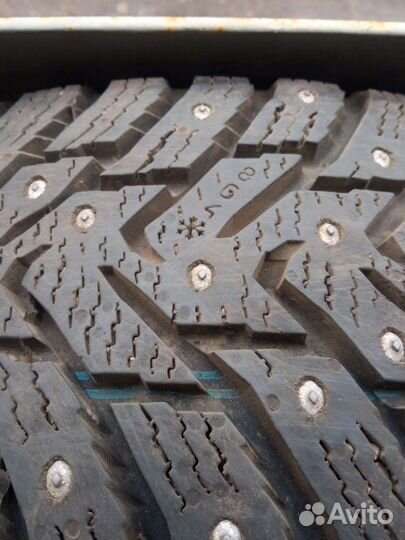 R15 Nokian Tyres Hakkapeliitta 8 185/65, PCD 4x100 DIA 54.1