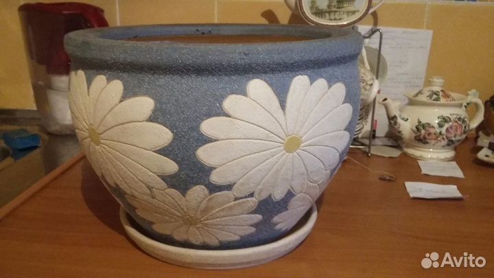 Напольная ваза под цветок