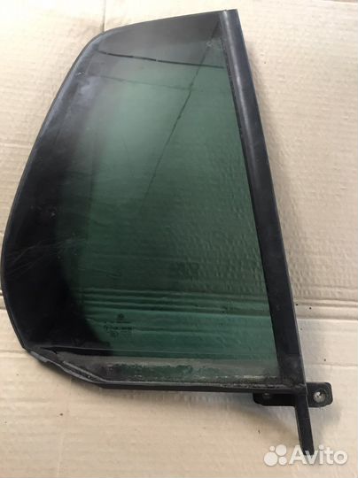 Форточка задней правой двери VW Golf 6