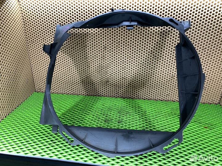 Диффузор вентилятора Mercedes benz W124