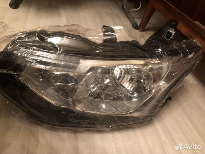 Фара mitsubishi outlander 3 левая