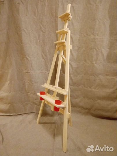 Мольберт с доп полочкой и держателем для копии