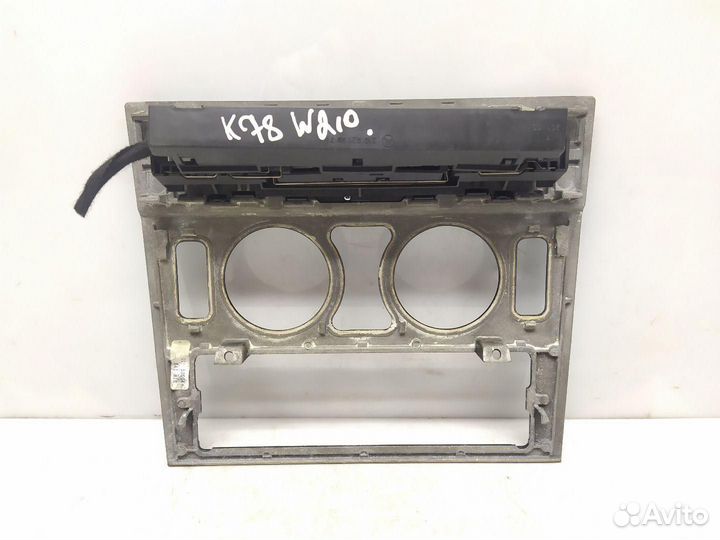 Рамка магнитолы Mercedes-Benz E-Класс 2108210071