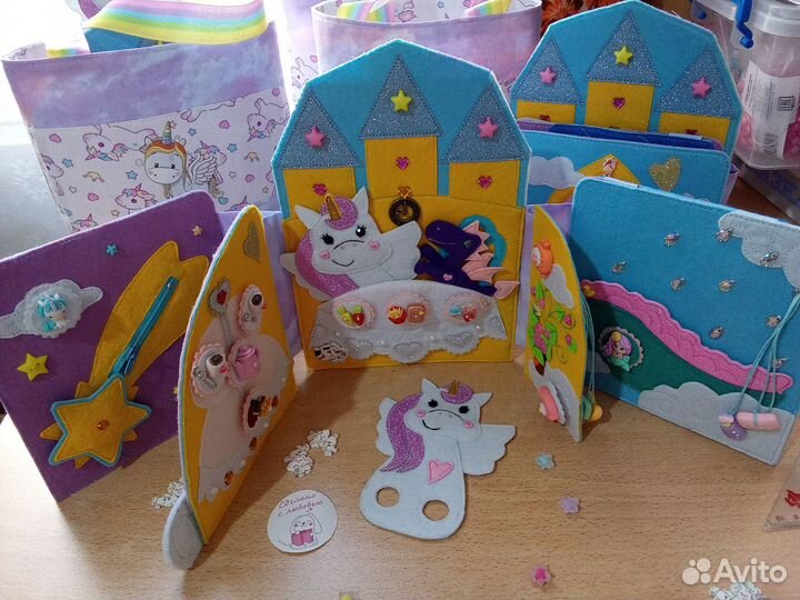 Книга-трельяж из фетра Зaмок Eдинорожки и Дрaкoши