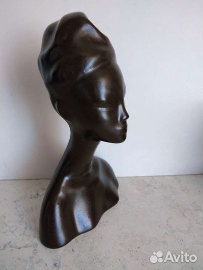 Бюст, статуэтка девушки