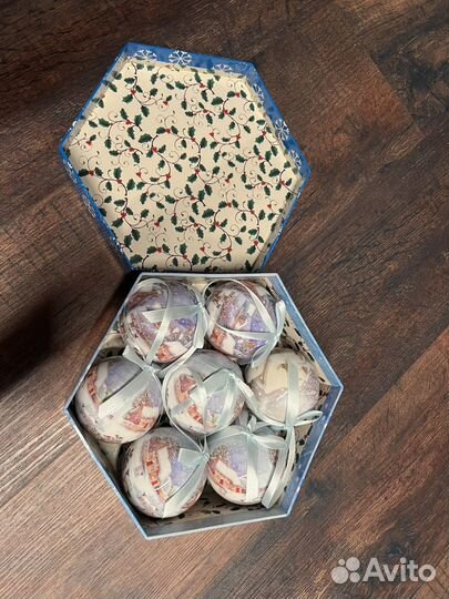 Набор елочных игрушек в коробке