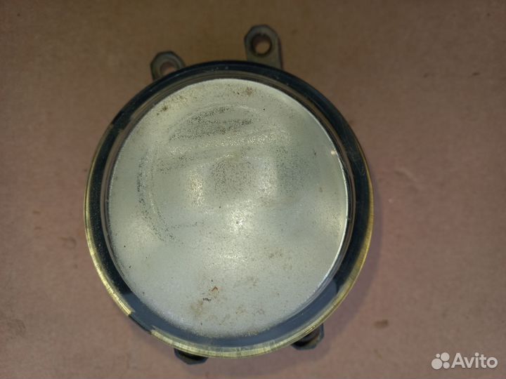 Левая противотуманка на Тойота королла 150 кузов