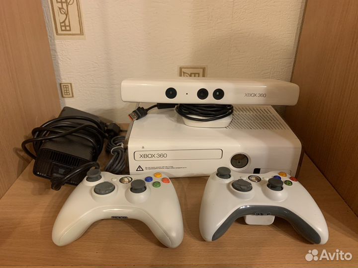 Xbox 360 Slim + Kinect + много игр