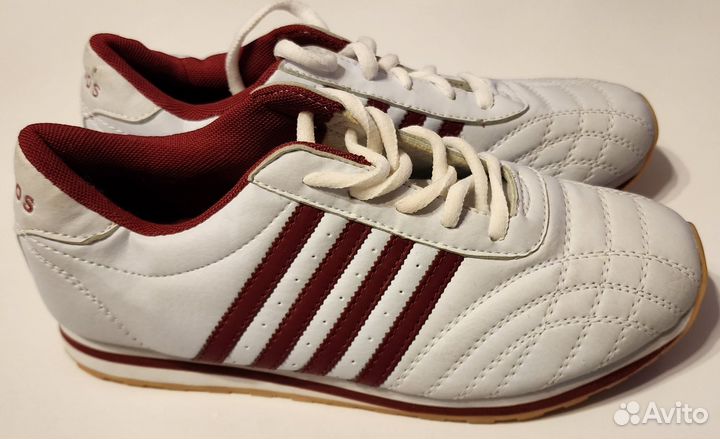 Кроссовки Erebos (новые)