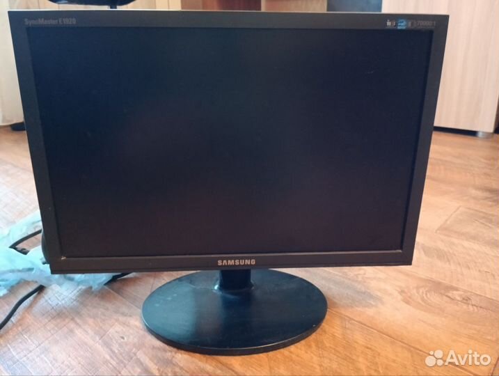 Монитор Samsung