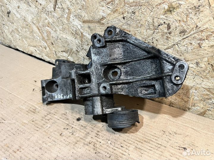 Крепление генератора Renault Megane 2