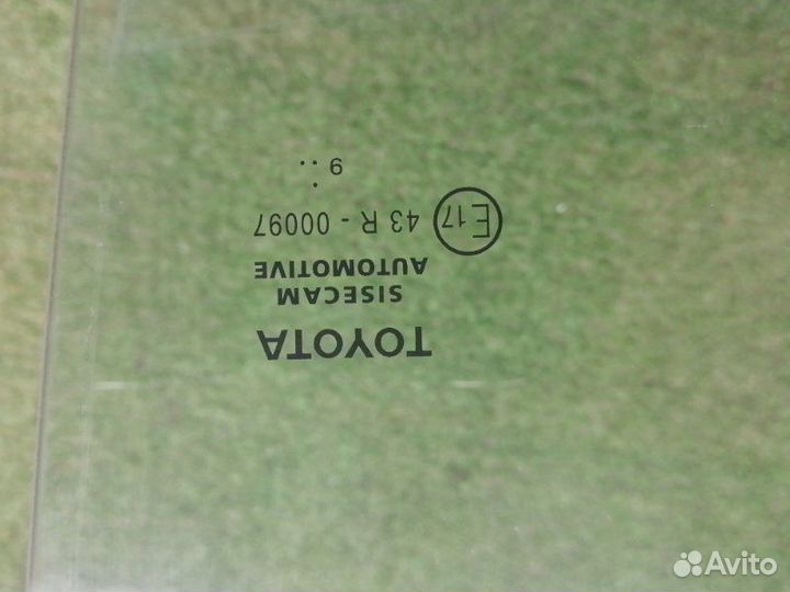 Стекло двери (форточка) заднее левое Toyota