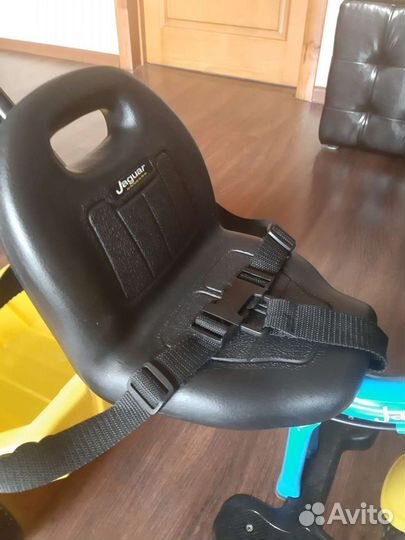 Трехколесный велосипед с родительской ручкой