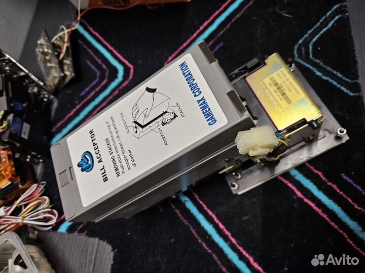 Купюроприемник BL-700-RUR4P6