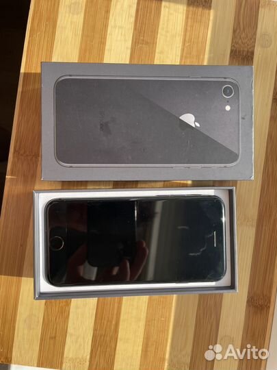 iPhone 8, 64 ГБ