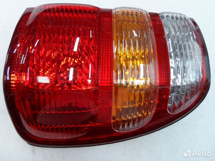 Фонарь задний правый Toyota Land Cruiser 100