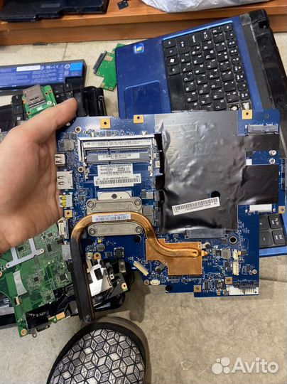 Ноутбук на запчасти