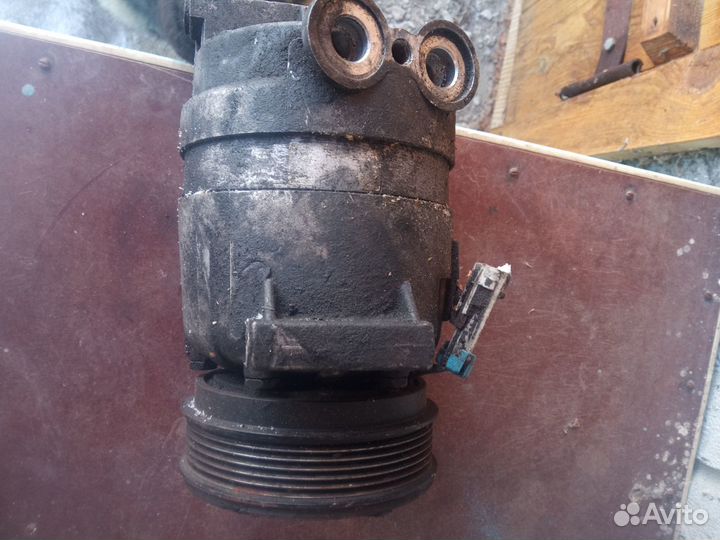 Компрессор кондиционера Opel zafira