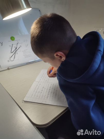 Преподаватель по каллиграфии, исправление почерка