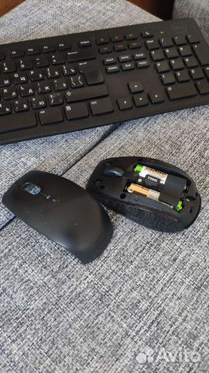 Комплект беспроводная клавиатура и мышь Dell km632