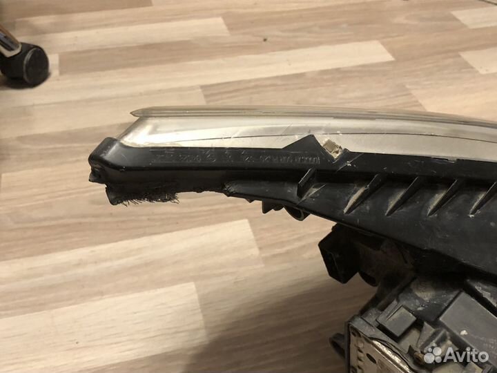 Фара левая ксенон Citroen C4 дорест