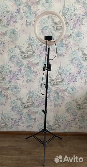 Кольцевая лампа со штативом
