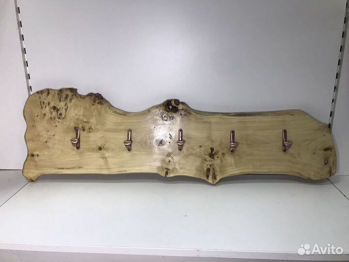 Вешалка настенная