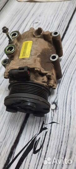 Компрессор системы кондиционирования Ford Fusion