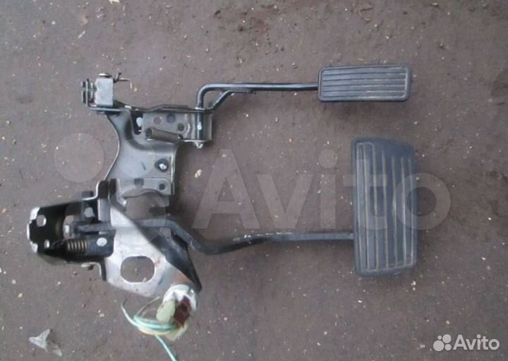 Педаль тормоза газа Honda Shuttle 2000