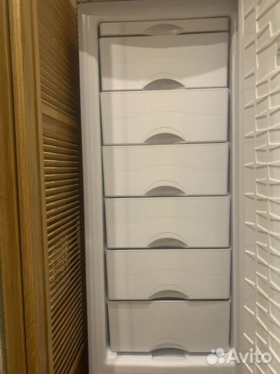 Продам Морозильник Саратов 153