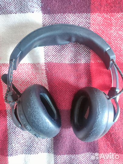 Наушники JBL Quantum 800