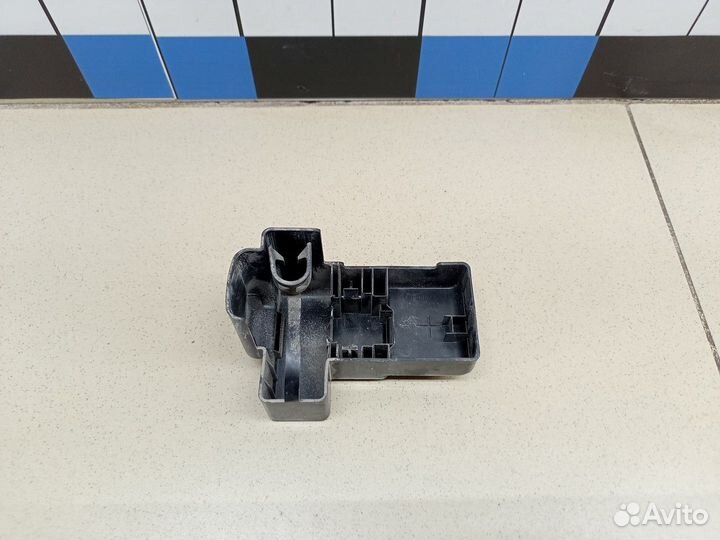 Крышка RAV 4 2013